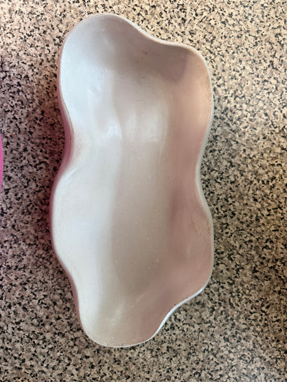 The Curved  Muse Concrete Candle
